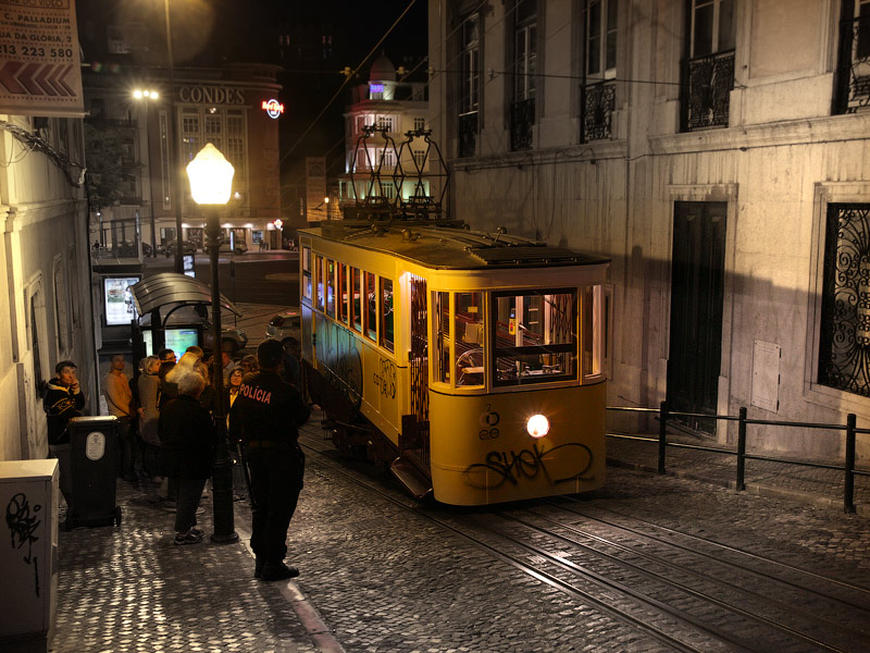 Глазами очевидцев: полицейские и воры. Ночной Лиссабон